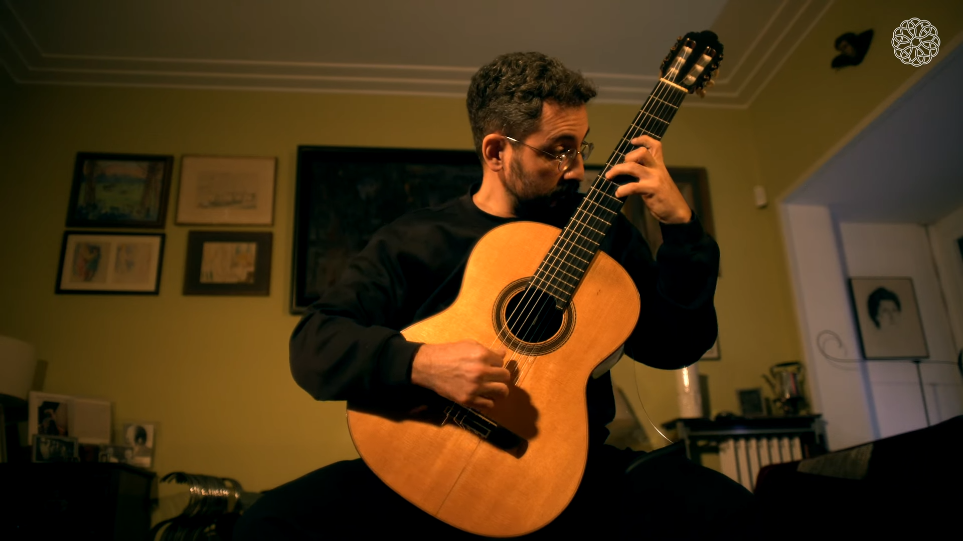 Pedro Mateo plays Canción y danza n.13 by Frederic Mompou