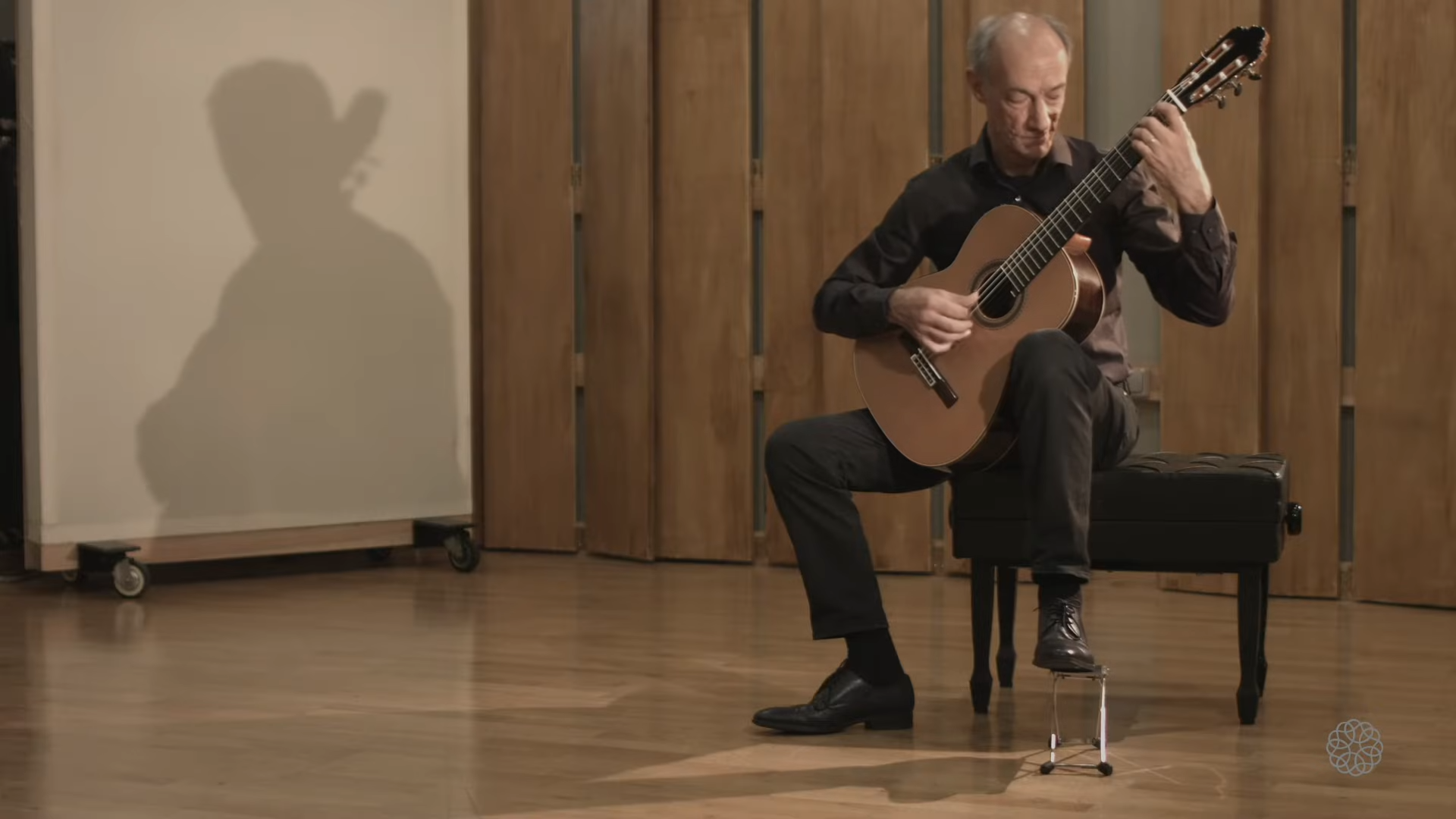 Roberto Aussel Performs Jacinto Chiclana by A. Piazzolla