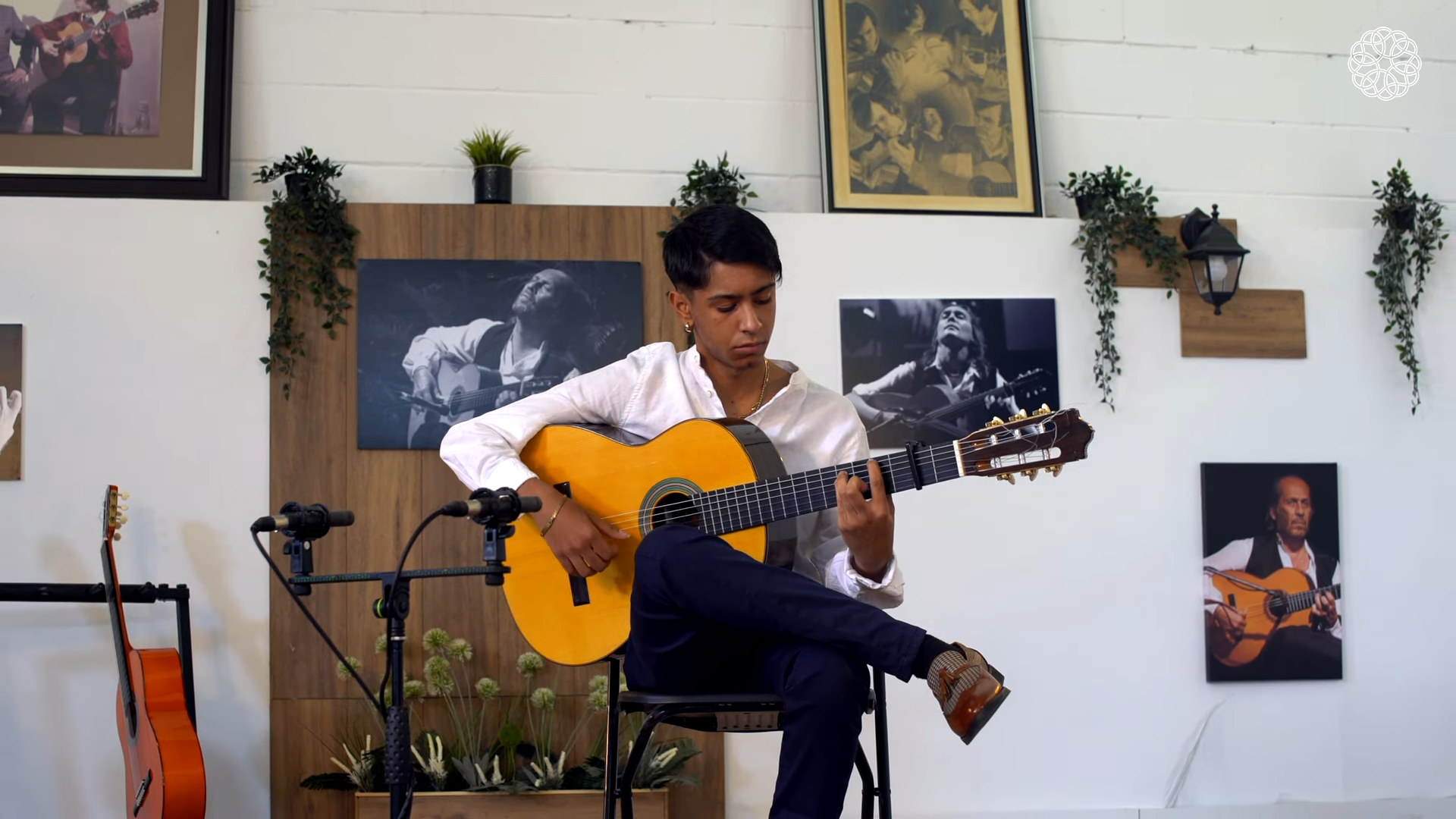 Parque Santa Ana composed and performed by Jesús de la Estrella