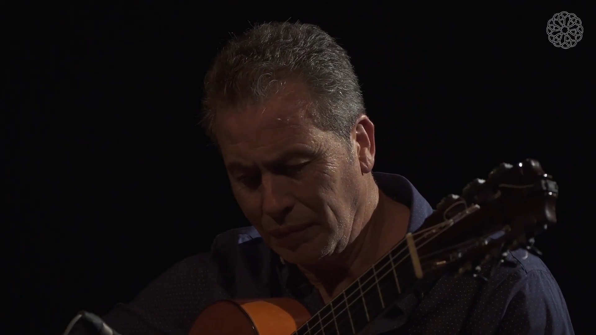 Romance Acrónimo composed and performed by Juan Diego Mateos