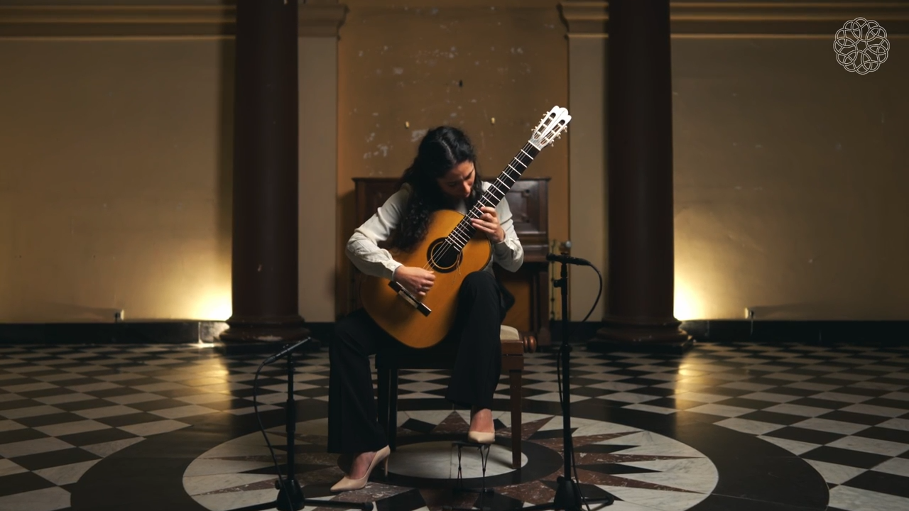 Eleonora Perretta plays Sonata No.I by Leo Brouwer